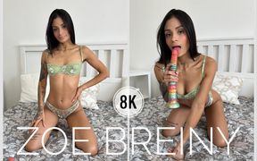 Zoe Masturbates Her Pussy