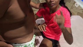 novinha safada seduzindo 2 tiozao falou q nos dois nao aguentava com ela nos mostramos a ela q panela velha q faz comida boa