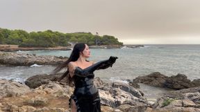 Latex gloves shine up in Mallorca