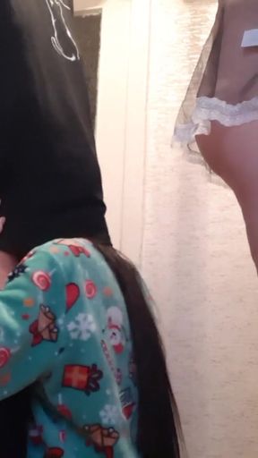While my housekeeper girlfriend is washing dishes, I fuck her mistress in the mouth   Clip 1