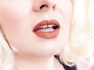 ASMR video: lipstick, mesh gloves and sugar-plum