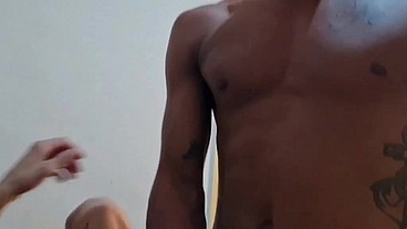 Meu marido Guilherme Silva fudendo com outro dotado, um metendo no outro