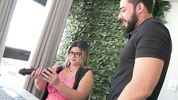 OFFICE BOY SE DANDO BEM COM A WIFE GOSTOSA