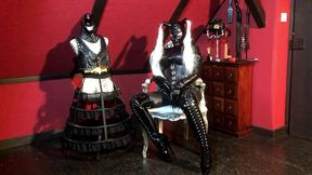 dominatrix frida in latex catsuit