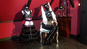 dominatrix frida in latex catsuit