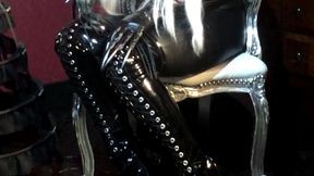 dominatrix frida in latex catsuit