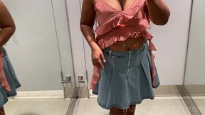 mallu wife trying sexy dresses in trail room and fingering from shopping mall trail room,malappuram, kerala