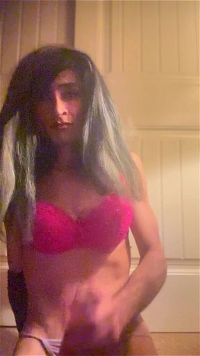 Tranny Shemale jerking her cock