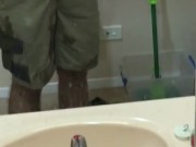 Tradie shows his cock
