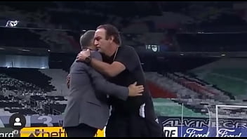 atleticano careca comendo cu do boca