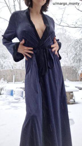 Natural babe shows off her homemade titty drops in an outdoor robe
