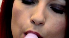 partie de billard...j adore les jeux qui se jouent avec une queue, des boules ...