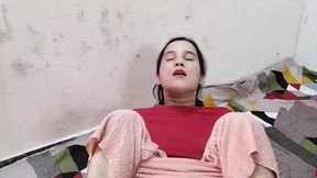 Little stepsister school se aane baad bathroom me dress change karte dekh liya