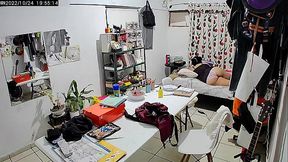Espiando en el cuarto de vecina culona