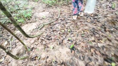Sneaking Thai girls fuck in the wild public outdoor 4K