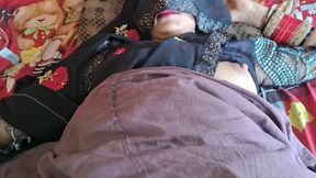 Father-in-law left the younger daughter-in-law before going home