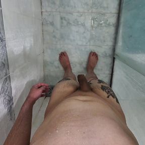 CHUBBY TWINK IN THE SHOWER - Subscribe to my onlyfans: LKINGSBR