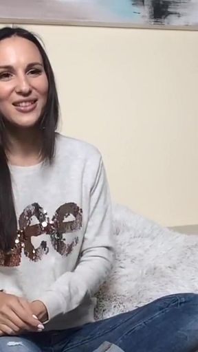 Sexy Interview with Natural Tits Beauty Lilu Moon