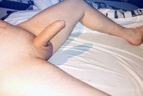 Playing with a tail with cumshot