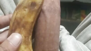 Plus-kokoinen nuori aasialainen pullea homo lutka perseeseen