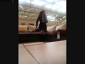 devote-schlampe - Im Möbelhaus