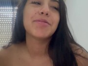 Alumna traviesa aprueba por seducir al profesor