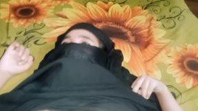 Desi hijab girl hot moment