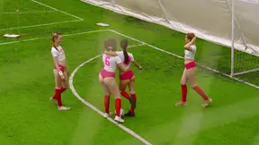 Kinky Outdoor Lesbian Action: Sirena Milano Fingers Ellie Wain Sensually