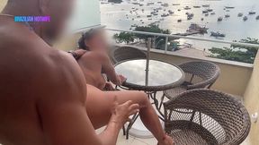 no flat o negao me fudeu na sacada e todos os vizinhos ouviram ele me fazer de puta