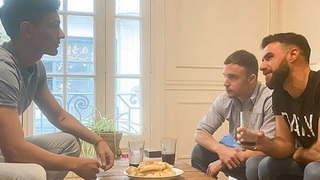 After a nice flirting, Jonas and Rodrigo go to bed horny as hell