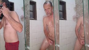 fui tomar banho esperando minha putinha safada daiane belan pra arregaca a buceta dela no chuveiro