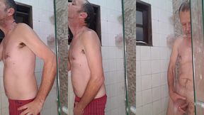 fui tomar banho esperando minha putinha safada daiane belan pra arregaca a buceta dela no chuveiro