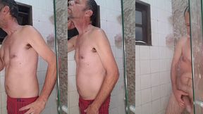 fui tomar banho esperando minha putinha safada daiane belan pra arregaca a buceta dela no chuveiro