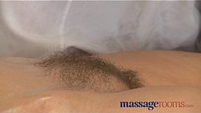 Mature Woman Gets Orgasm💦 in Massage Room