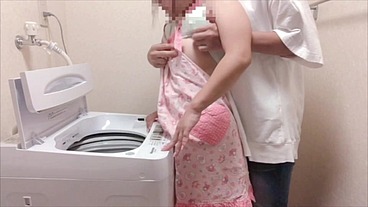 【素人】家事をしている妻のケツを見ていたらムラムラして洗濯場でSEXしました。