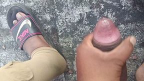 Ghar ki chhat per jakar land ka Pani nikala