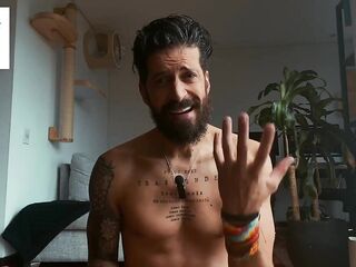 Eleva la energia raunchy y no la pierdas. Somos polvo