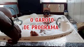 casado e muito sem vergonha, pagou para ser fodido por um negao dotado em quarto de motel.