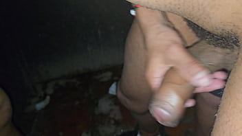 Dando para o pedreiro da constru&ccedil_&atilde_o Civil, macho estava seco de tes&atilde_o.