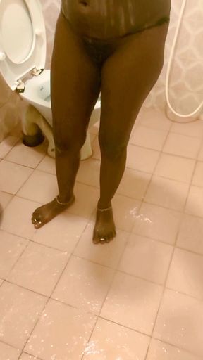 Desi Tamil MILF Renu&#039;s Handjob for Boss Spills Cum on Navel, Nude Bath: Cuck Watches! IndianHotwifeX