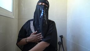 Moroccan beurette from Marseille big cock cumming all over her hijab