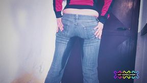 the locked toilet chronicles - ep. 01: jeans wetting