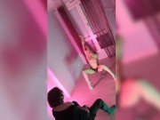 Amateur Français - Pari perdu, ma meilleure amie Noochka me doit un Striptease ET ELLE LE FAIT !