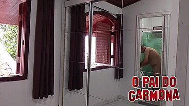 OPaidoCarmona fazendo a barba peladao