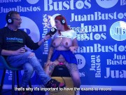 Andrea Pardo se corre 5 veces! seguidas en la máquina sexual en Juan Bustos Podcast
