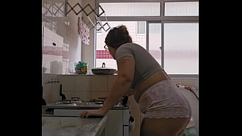 Coloquei essa Roupinha porque hoje vou receber um amigo em casa sem meu marido saber
