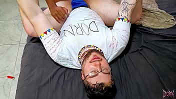 Finalmente h&aacute_ paz entre os brats e os poetas torturados