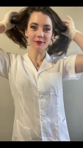 The Nurse Wants to Have Fun When the Doctor Is Running Late