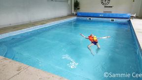 Lifejacket swimsuit pool relaxation