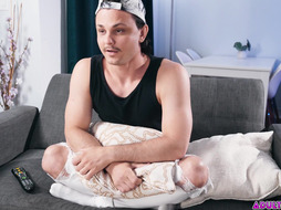 Straight guy's gives his 1st blowjob ever!